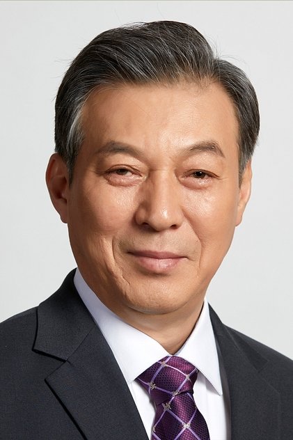 Kim Kap-soo como Hong Man-dae
