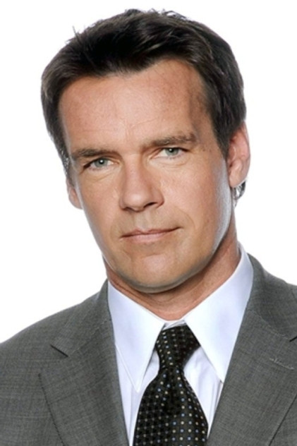 David James Elliott como P.I.