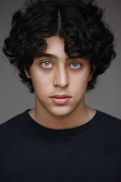 阿里·坎 饰 Nicholas Holland