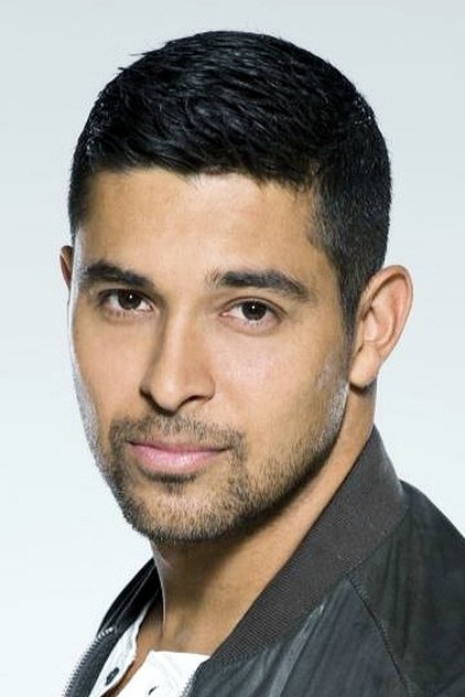 Wilmer Valderrama como Agustín (voice)