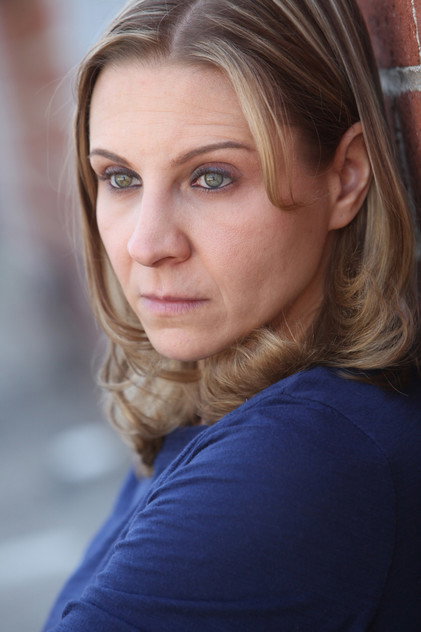 Linda Burzynski como Kate