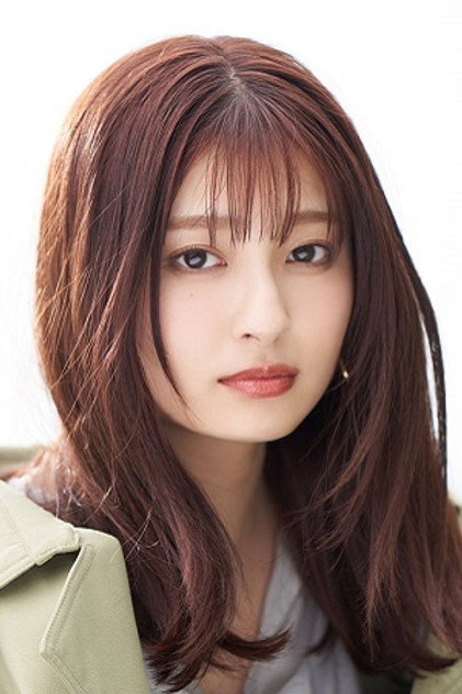 Ai Yoshikawa dans le rôle d’Izzy