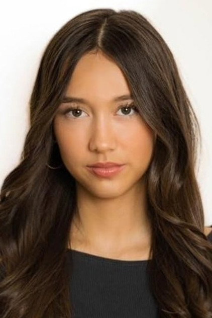 Mahaela Park como Chloe