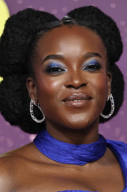 Wunmi Mosaku como Gwen