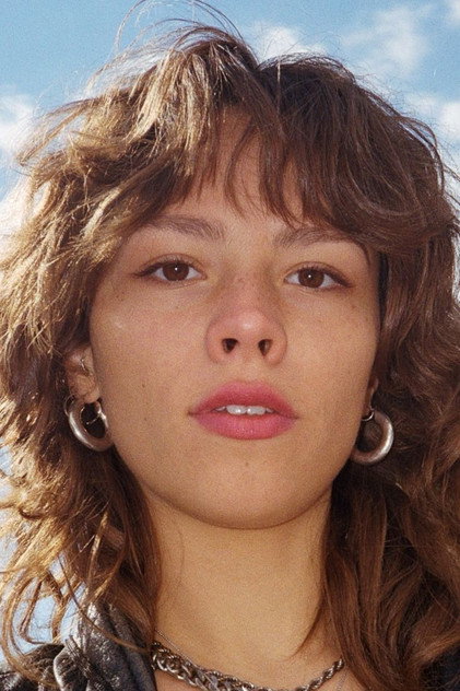 Lilja van der Zwaag como Siena