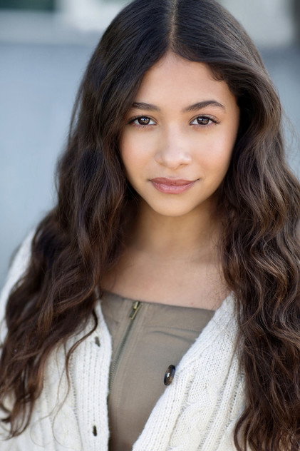 Ashley Ciarra dans le rôle de Marisa