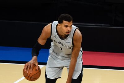 स्पर्स की NBA फ़ाइनल्स में वापसी की राह: स्पर्स के कोच मिच जॉनसन का तीन गार्ड वाला दांव