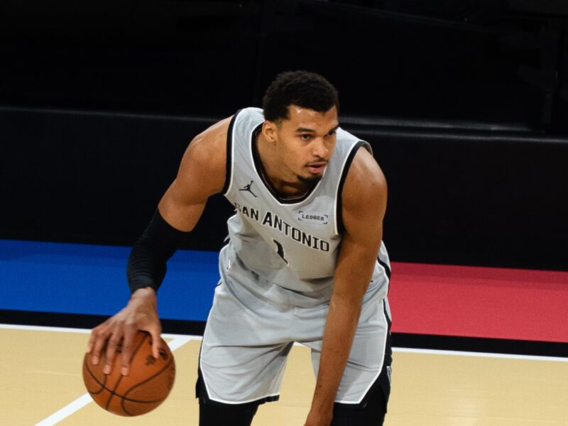 Spurs: antrenorul Spurs, Mitch Johnson, pariază pe trei fundași pentru revenirea în Finala NBA