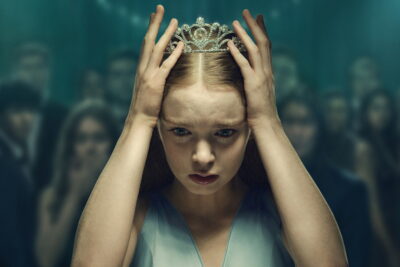 Carrie sur Prime Video : Mike Flanagan envoie l&rsquo;héroïne de Stephen King au lycée des smartphones