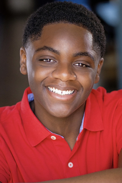 Jaylin Webb como Johnny Davis