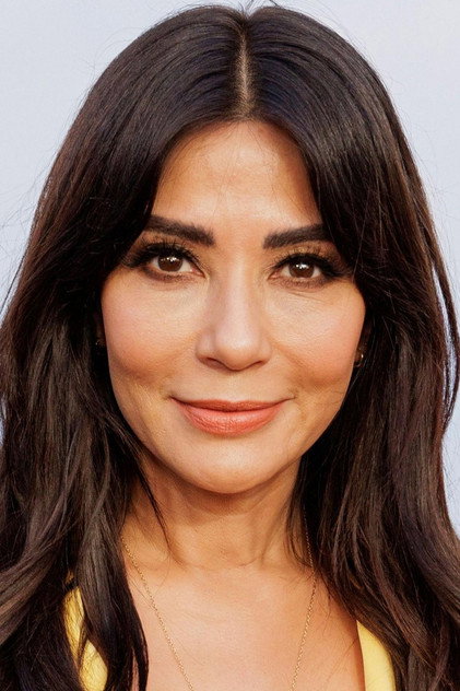 Marisol Nichols como Isabel