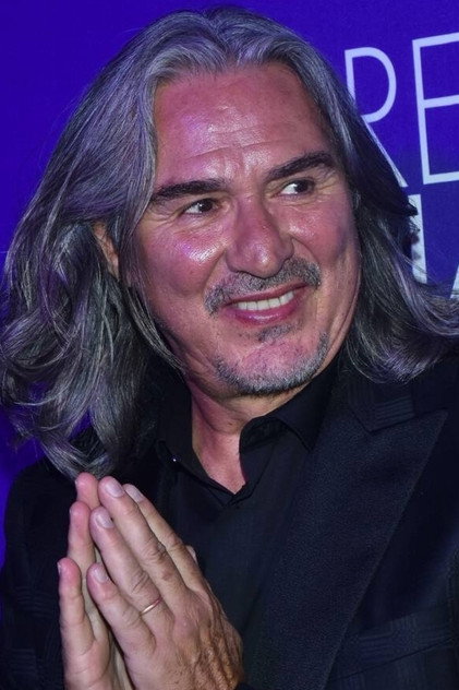 Pedro Damián 饰 Carlos