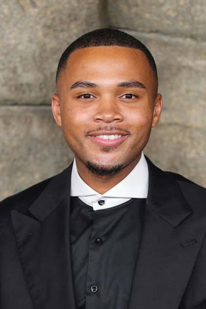 Chosen Jacobs como Frankie