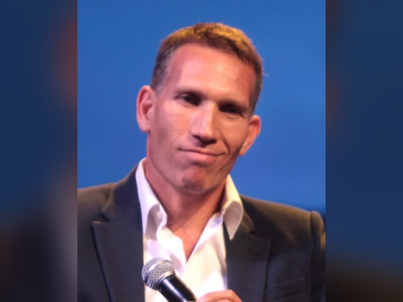 Ynon Kreiz, el hombre que llevó a Barbie al cine, ahora codirige Warner Bros. y Paramount