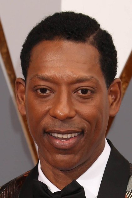 Orlando Jones como Groomsman 4