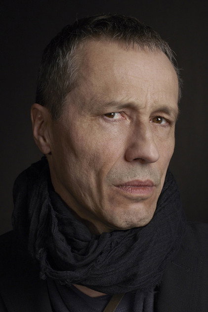 Michael Wincott como Antlers Holst