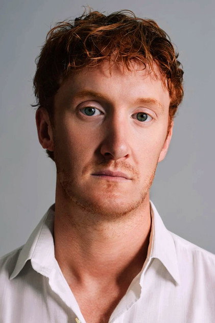 Will Merrick como Mark