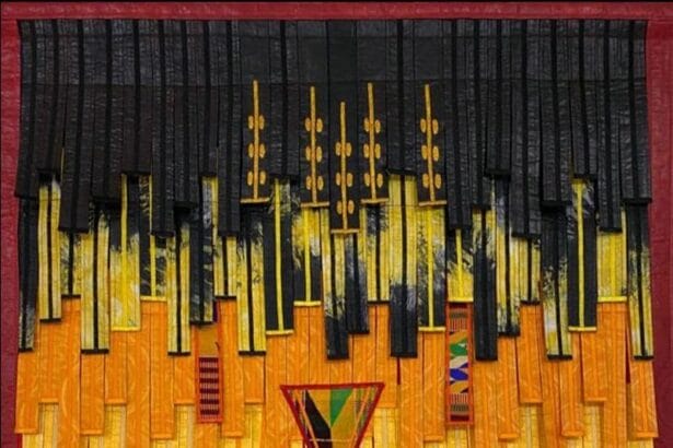 Abdoulaye Konaté, Jaune kente aux trois triangles (2020), Courtesy the artist and Gallery 1957