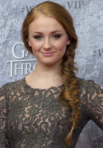 Sophie Turner. De Suzi Pratt - Sophie Turner, CC BY-SA 2.0, https://commons.wikimedia.org/w/index.php?curid=25674905