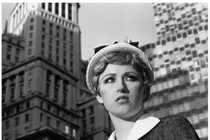 Cindy Sherman Untitled Film Still 1978 Gelatin silver print Edition of 10, 2 AP 8x10 in / 20.3 x 25,4 cm @Cindy Sherman Courtesy the artist and Hauser & Wirth