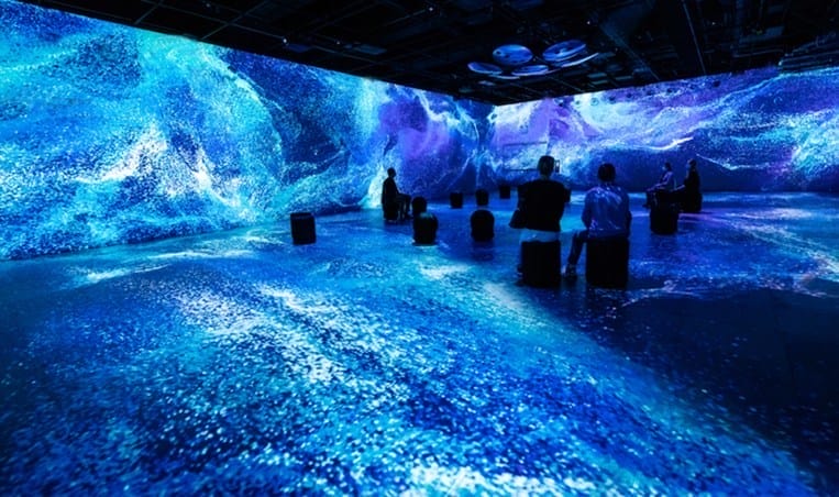 Horizon par Alex Le Guillou. Musique de Jonathan Fitas. Actuellement visible à OASIS immersion dans le cadre de l'exposition RECHARGER/Unwind (Groupe CNW/Palais des congrès de Montréal)