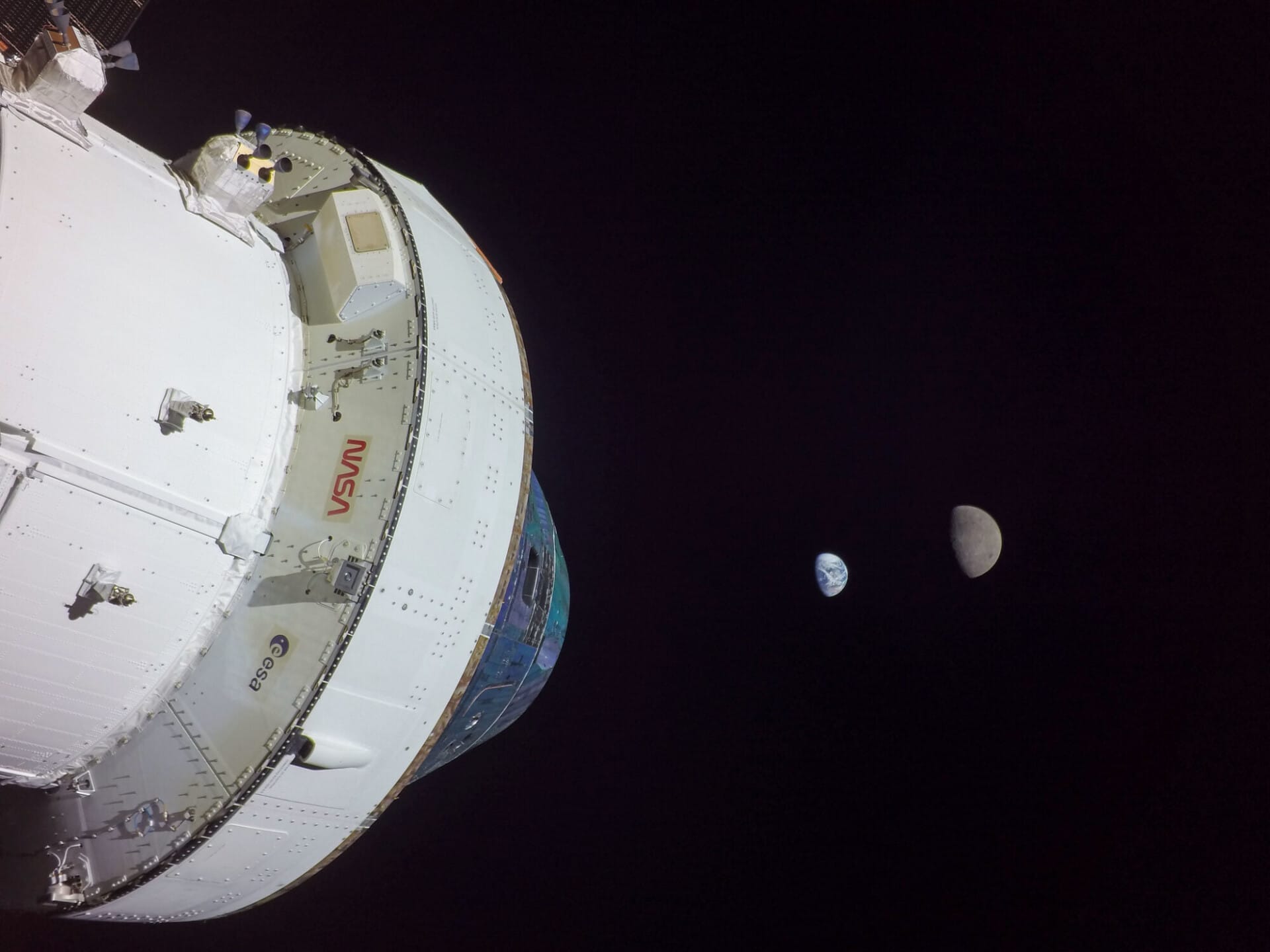 NASA’s uncrewed Orion spacecraft reached a maximum distance of nearly 270,000 miles from Earth during the Artemis I flight test before beginning its journey back toward Earth. Orion captured imagery of the Earth and Moon together from its distant lunar orbit, including this image on Nov. 28, 2022, taken from camera on one of the spacecraft’s solar array wings. Credits: NASA