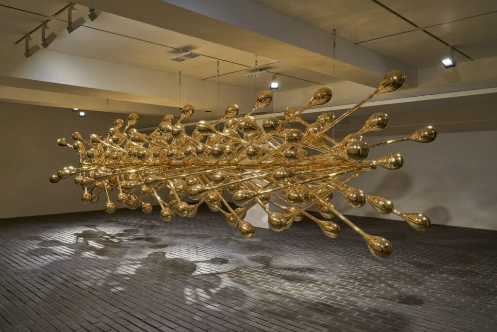 KIM Byoungho), Horizontal Garden, 2018, Brass, 160x680x160