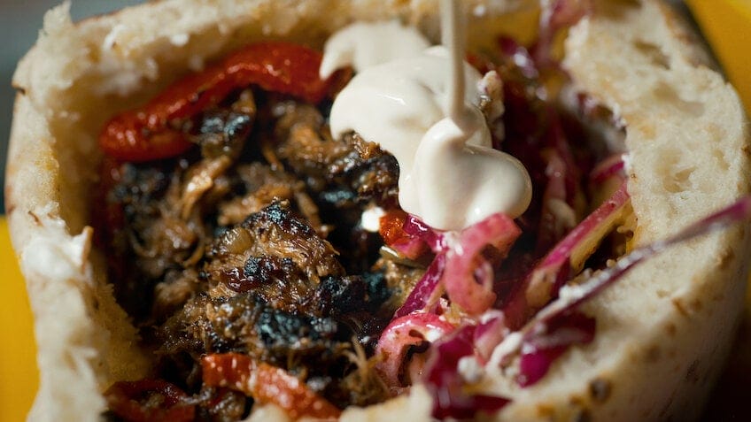 腹ぺこフィルのグルメ旅 - Netflix