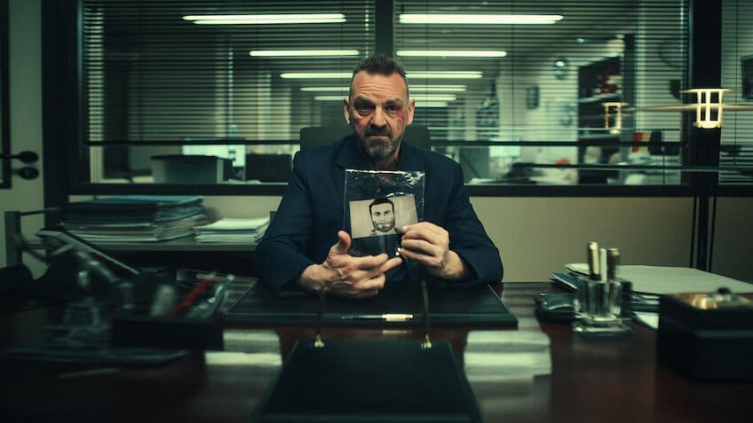《不翼而飞：世纪大劫案》— Netflix