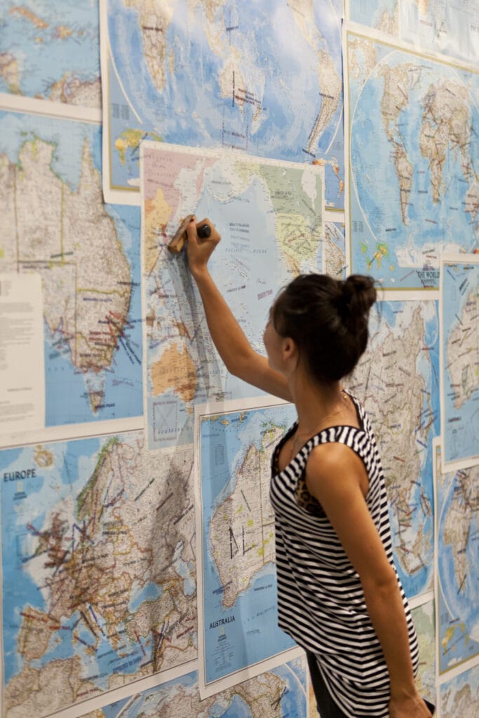 Yoko Ono, Imagine Map Piece, 2003
Vista de la instalación en WAR IS OVER if you want it, MCA Sydney, Sídney, Australia, 2013
Fotografía de Alex Davies
© Yoko Ono
Yoko Ono, Imagine Map Piece, 2003. Installation view at WAR IS OVER if you want it, MCA Sydney, Sydney, Australia, 2013.
Photograph by Alex Davies
© Yoko Ono 
