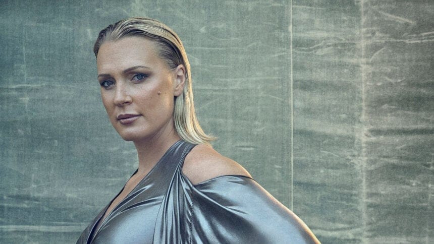 Magnus Ragnvid, Sarah Sjöström, 2025 Portrait of Honour, Swedish National Portrait Gallery.