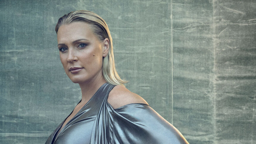 Magnus Ragnvid, Sarah Sjöström, 2025 Portrait of Honour, Swedish National Portrait Gallery (the image is cropped).